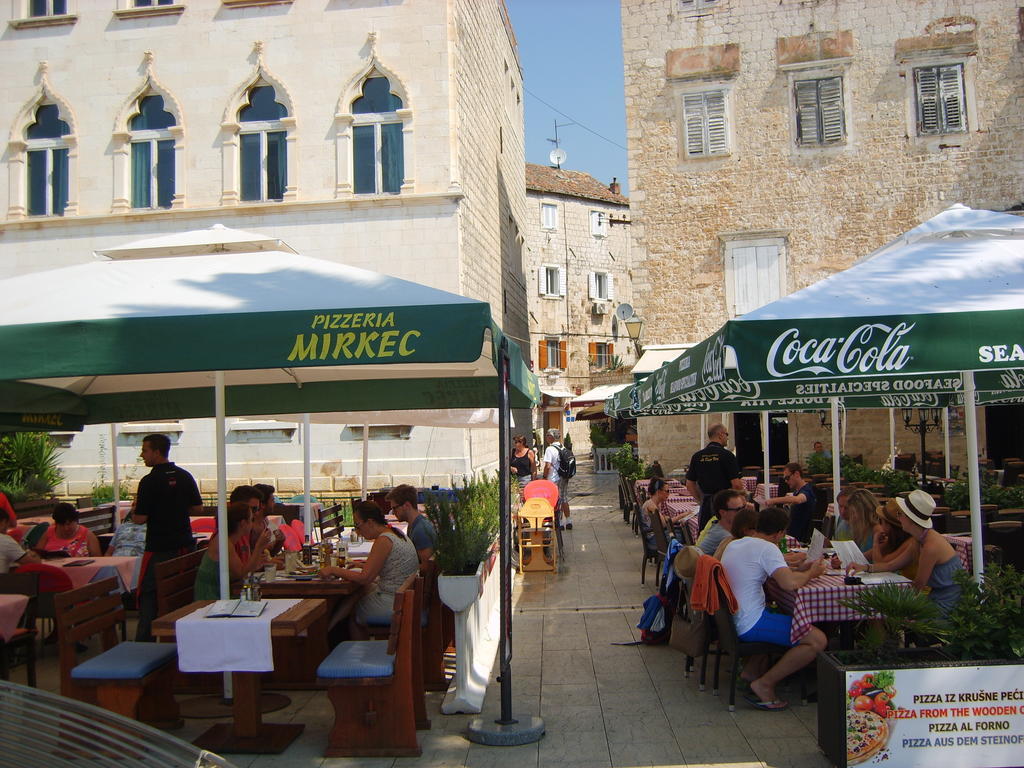 Rooms Roso Trogir Exterior foto